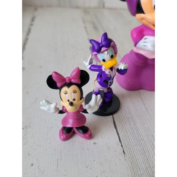 Disney best friends Daisy Duck Minnie Mouse race car track playset toy figure - Picture 8 of 14